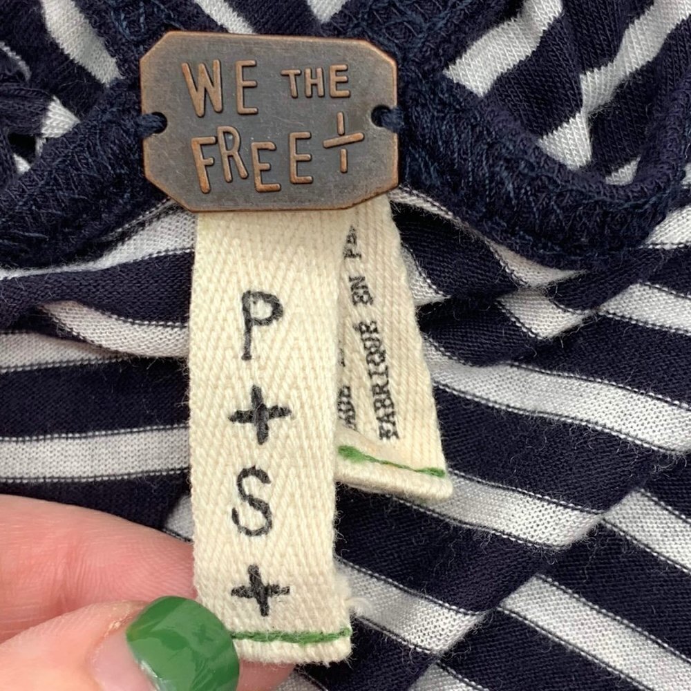 🎉We The Free Dark Navy & White Stripe Knit Top - Picture 4 of 5